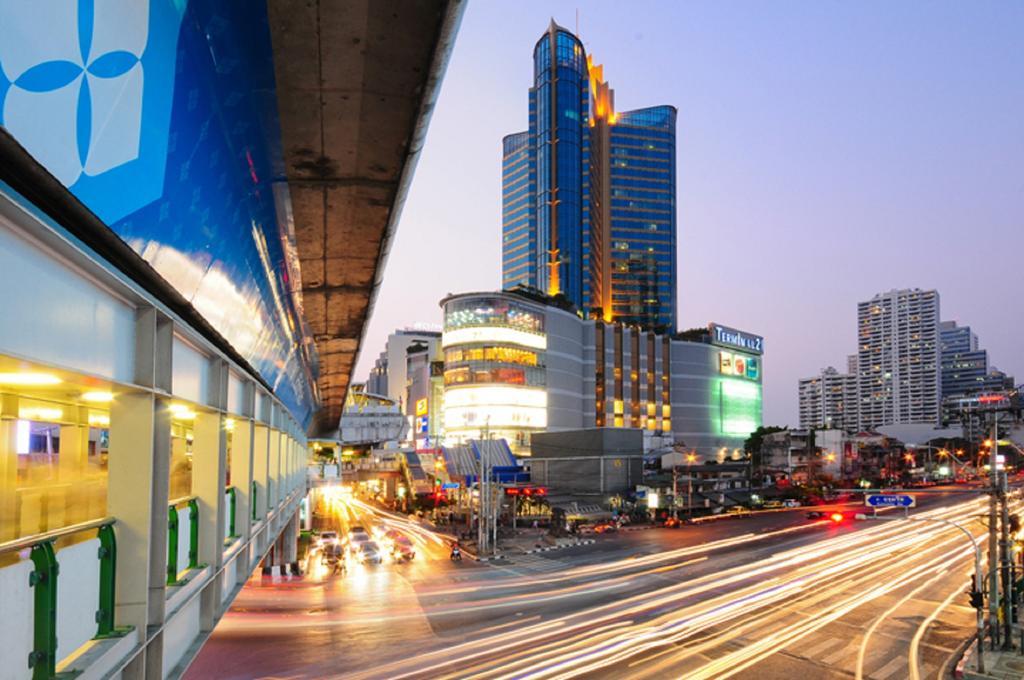 Отель Solitaire Bangkok Sukhumvit 11 Экстерьер фото